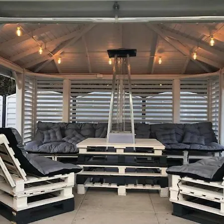 Comfortable Homes Near The Sea,